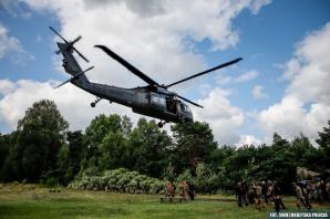 [VIDEO] Gotowi do podjęcia najtrudniejszych zadań. Black Hawk który niedawno wrócił z działań ratowniczo-gaśniczych w Turcji.
