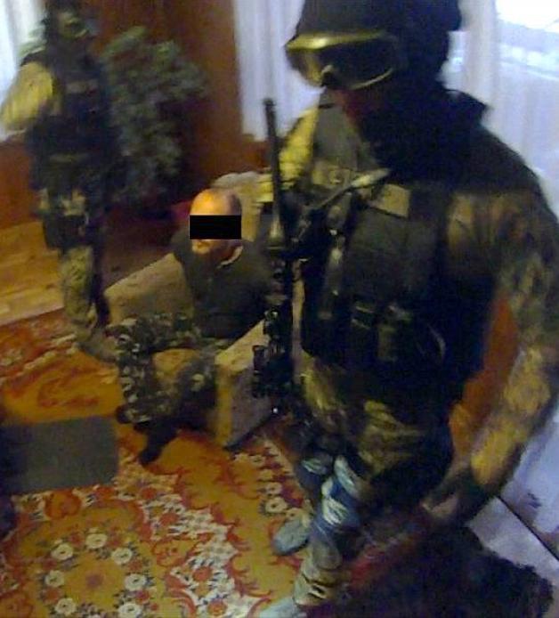 [VIDEO] CBŚP, KaOSG i Prokuratura Krajowa rozbili grupę, której członkowie przemycili 15 ton marihuany i sprzedali 300 kg amfetaminy
