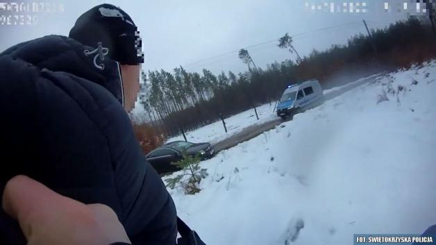[VIDEO] Pościg,gonienie,gonitwa,obława,pogoń,ściganie. Policja i złoczyńcy 